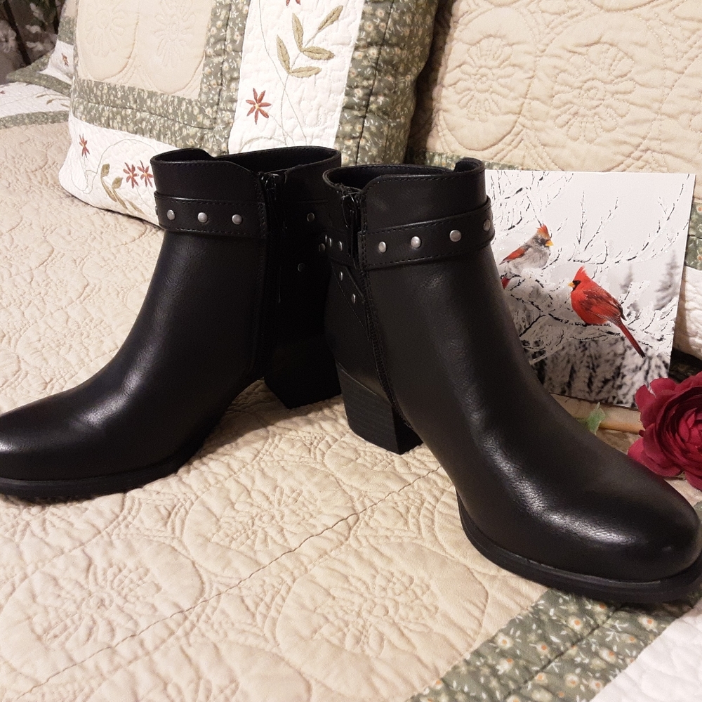 N/W/TAGS "CARRIE" SOUL NATURALIZER ANKLE BOOTIES, SIZE 5.5 MEDIUM BLACK - Picture 13 of 16
